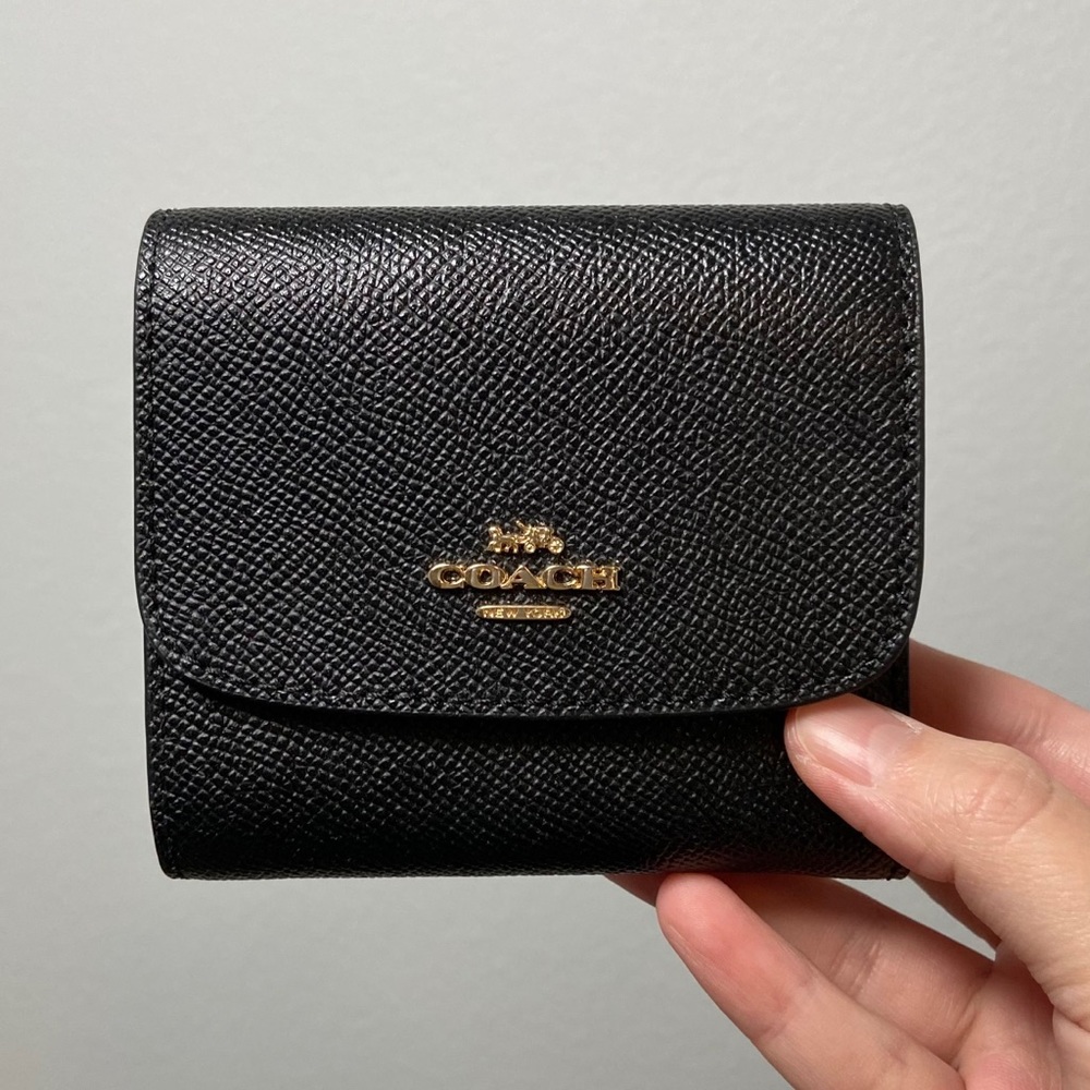 Coach Classic Logo Leather Small Short Wallet in Black